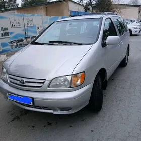 Toyota Sienna 2002