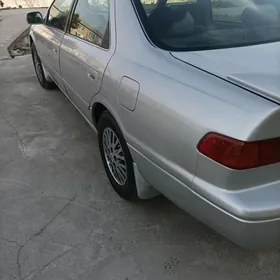 Toyota Camry 2001