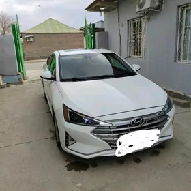 Hyundai Elantra 2020
