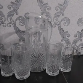 графин с стаканами