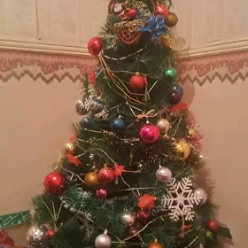 Ýolka igruşka bilen bile .