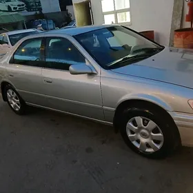 Toyota Camry 2001