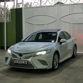 Toyota Camry 2018