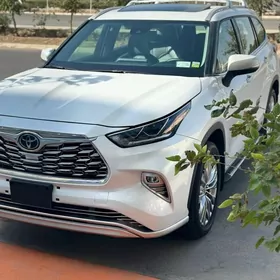 Toyota Highlander 2022
