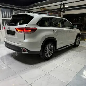 Toyota Highlander 2018