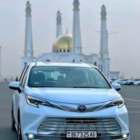 Toyota Sienna 2022