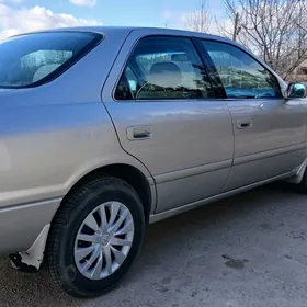 Toyota Camry 2001