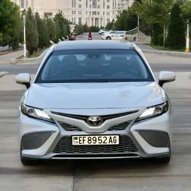 Toyota Camry 2021
