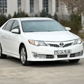 Toyota Camry 2014
