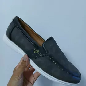 Makasiina loro piano