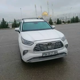 Toyota Highlander 2021