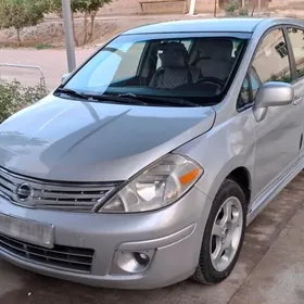 Nissan Versa 2011
