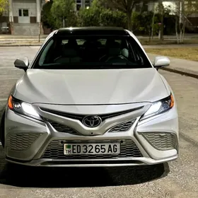 Toyota Camry 2021