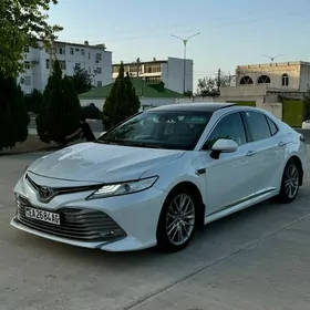 Toyota Camry 2018