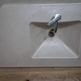 Умывальник заливной камень