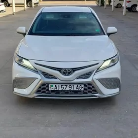 Toyota Camry 2021