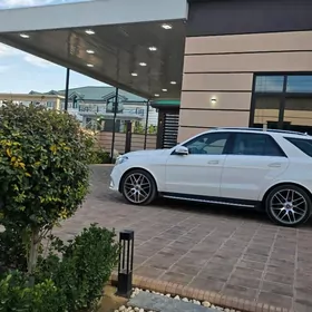 Mercedes-Benz GLE-Class 2017