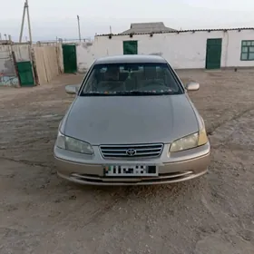 Toyota Camry 2001