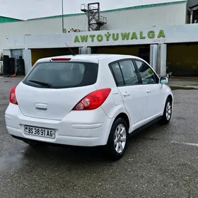 Nissan Versa 2010