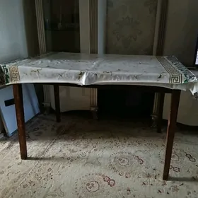 продаётся стол