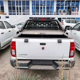 Mitsubishi L200 2025