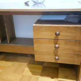 письменный стол