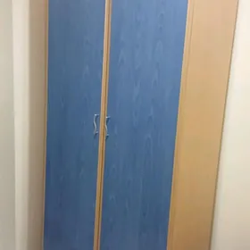 кровать и шифонер