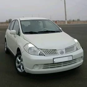 Nissan Tiida 2006