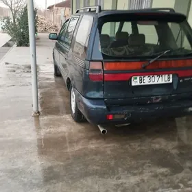 Mitsubishi Chariot 1995