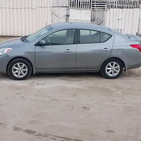 Nissan Versa 2013