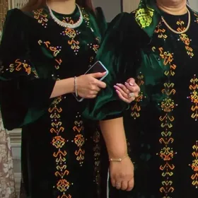 Yashyl pombarh koynek