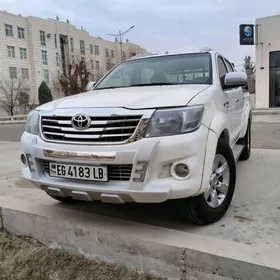 Toyota Hilux 2013