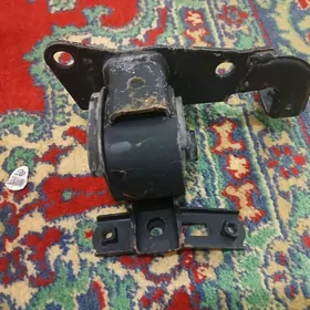 podushka  toyota Rav 4