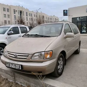 Toyota Sienna 2000