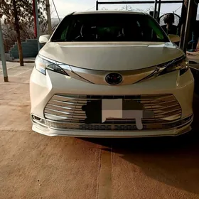 Toyota Sienna 2022