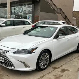 Lexus ES 250 2022