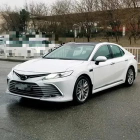 Toyota Camry 2020