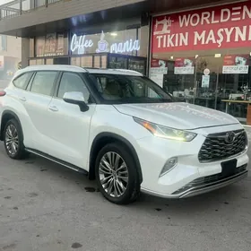 Toyota Highlander 2022