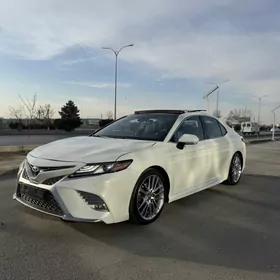 Toyota Camry 2018