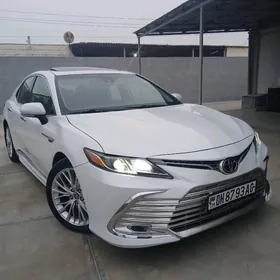 Toyota Camry 2018