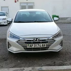 Hyundai Elantra 2020