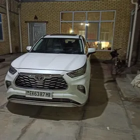 Toyota Highlander 2020