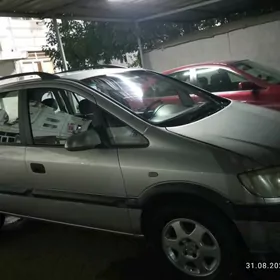 Opel Zafira 2001