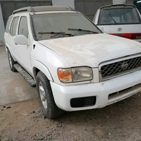 Nissan Pathfinder 2003