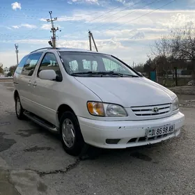 Toyota Sienna 2002