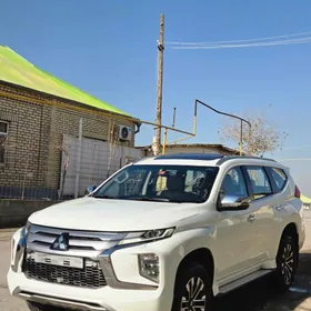 Mitsubishi Montero Sport 2022