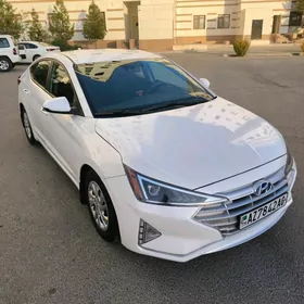 Hyundai Elantra 2019