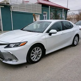 Toyota Camry 2021