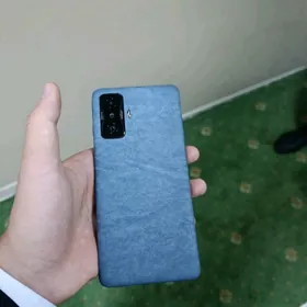 poco F4 GT
