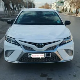 Toyota Camry 2020